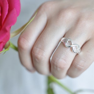 Maid of Honor - Bridesmaid Gift - Infinity Ring - Infinity Ring made of Hearts: Silver