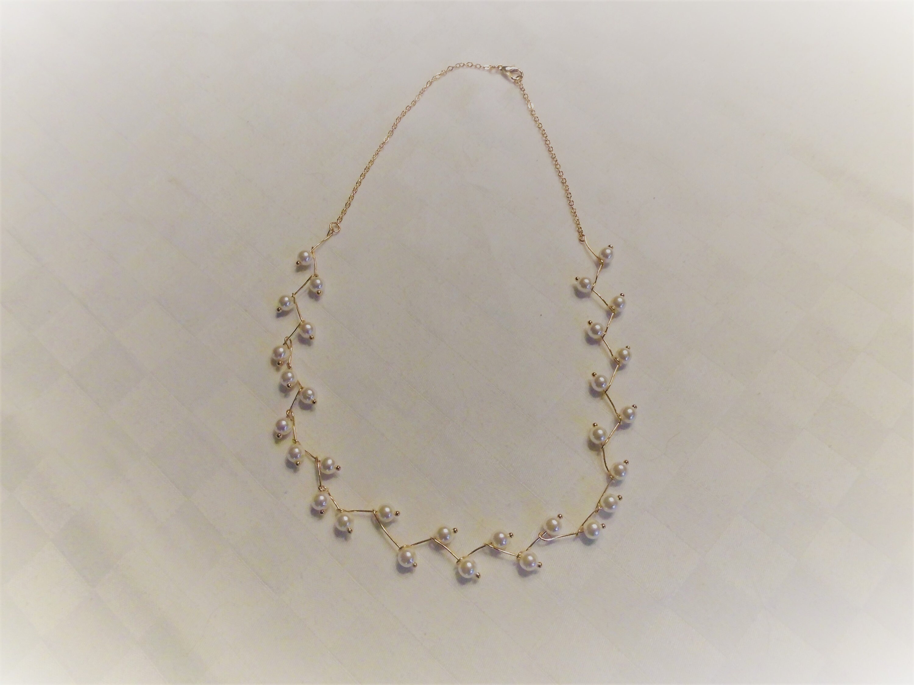 Pearl necklace with gold hook setting - Dainty choker pearl necklace