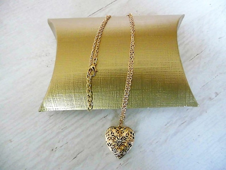 Heart medallion in gold necklace with heart pendant plus thank you card and Golden gift wrapping