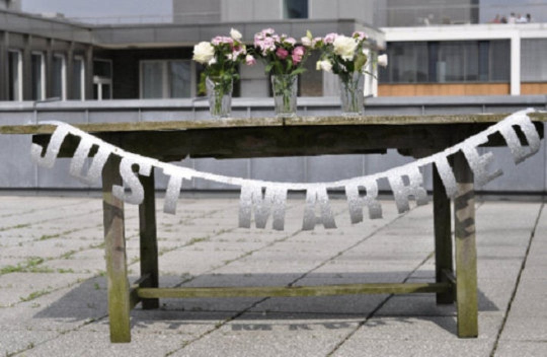 Just Married Girlande - Hochzeits Party Dekoration - Wedding Day -  weiss/schwarz