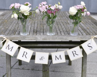 Wedding garland - Mr & Mrs garland vintage look