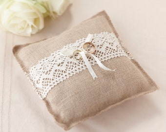 Ring cushion - rustic jute fabric with lace ribbon and bow in vintage style