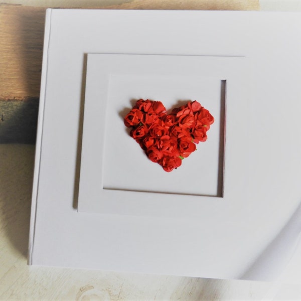 Hochzeit Gästebuch  mit Herz aus roten Blüten