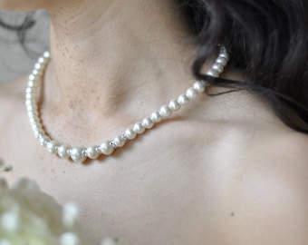 Pearl Necklace-Dream in white with rhinestone stones