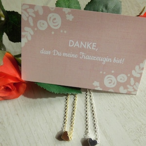 Tarjeta de agradecimiento para dama de honor más collar de corazón en oro o plata más envoltorio de regalo con pegatina de agradecimiento.