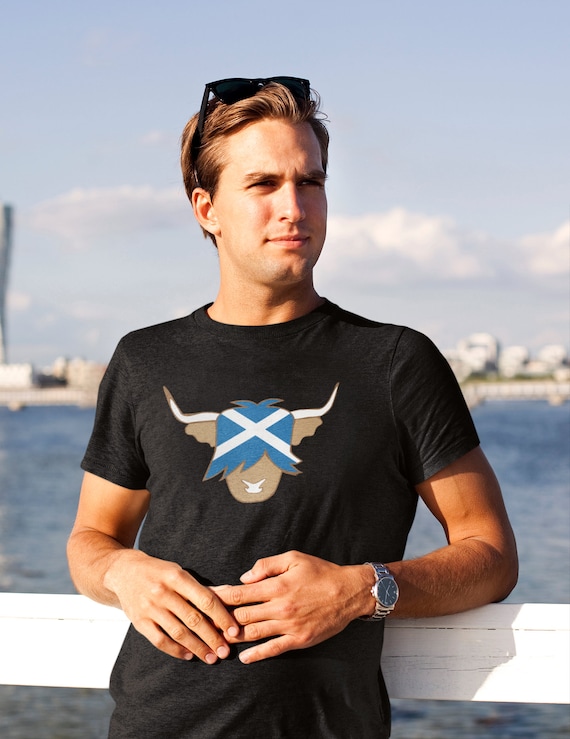 Scottish highland cow t-shirt scotland flag