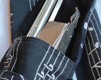 Notenpult-Tasche, Etui in zwei verschiedenen Größen: Hier findet Dein Notenständer Platz zur Aufbewahrung und zum Transport