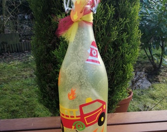 Die Lampe in der Flasche für Kinder  "Feuerwehr"   mit Wunschname