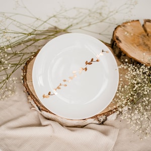 White porcelain decorated with gold, classic dessert and breakfast plate 20 cm, elegant table ware for modern house - LEAVES