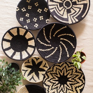 Black and Natural Sabai Handwoven Baskets, Wall Decor for living room, Wall Art, African Baskets, Boho Wall Baskets, Set of 3/4/5 or 7