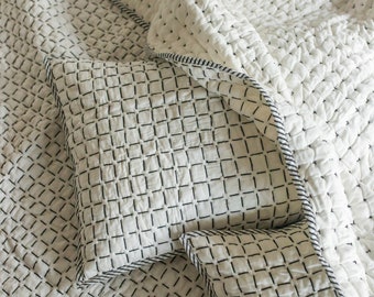 Cheques en blanco y negro edredón Kantha cosido a mano, manta Dohar de algodón Jaipuri, juego de ropa de cama acolchado a mano, juego de edredón Boho