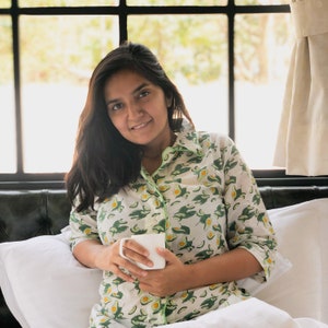 Roupa de dormir com estampa de abacate, conjunto de roupa de dormir de algodão azul, conjunto de pijama, design floral, roupa de dormir feminina, roupa de dormir confortável
