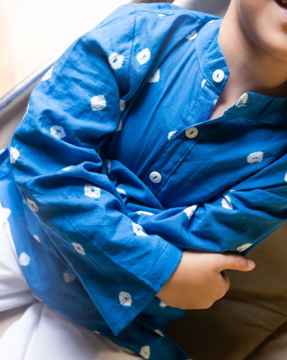 YUG Blue Boys Tie Dye Kurta Pyjama Kleding Jongenskleding Tops & T-shirts 