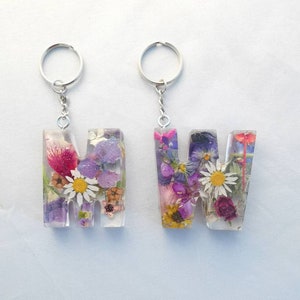 KEYRING from the Garden, Secret Santa, Teacher Gift, Gift for Her, Flower Art, House Warming Gift, New Car Gift, Best Friend Gift, Flowers