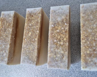 Pastilla de jabón de avena y miel