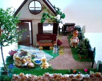 Puppenhaus mit Garten