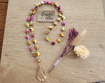 Long chain with leaf