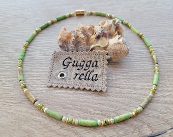 Green natural stone necklace with magnetic clasp