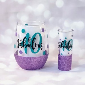 40th Birthday Glitter Wine Glass – Personalized Gift for Her – Custom Wine Cup – Forty and Fabulous Birthday Glass