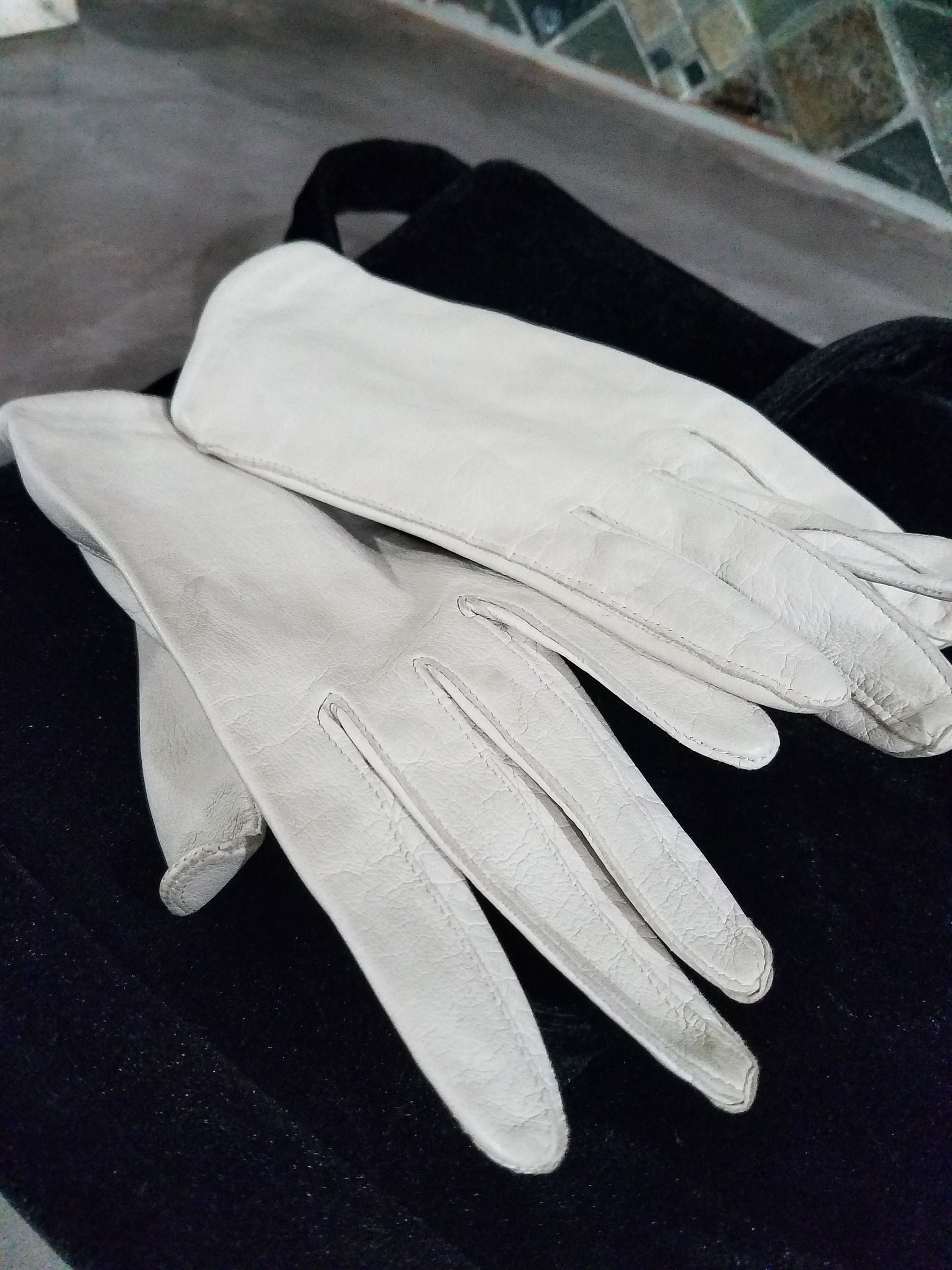 Lovely Antique Cream Leather Grey Ladies Gloves Sz 6 1/2 Etsy