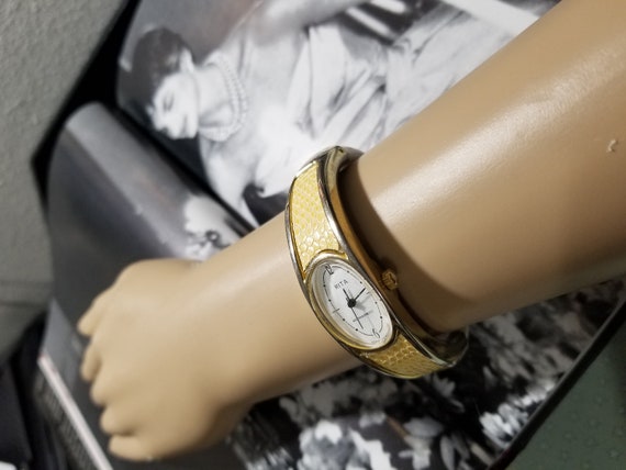 Retro Rita Antimagnetic  Wind up Watch Women Working Hard Lucite Bracelet Retro Rita Antimagnetic Wind up Watch Women Hard Plastic  main image 3