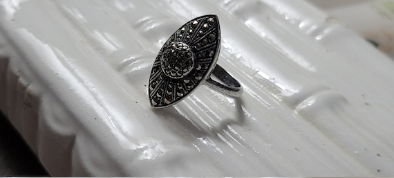 Antique Dinner Ring with Victorian design and Mar… - image 8
