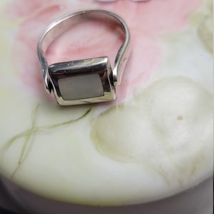 Stress Relief Anxious Ring Spinner Luster Shell Mother of Pearl Articulated  Design  1/2&quot; x 3/8&quot; Vintage Size 8 made sterling Double sided