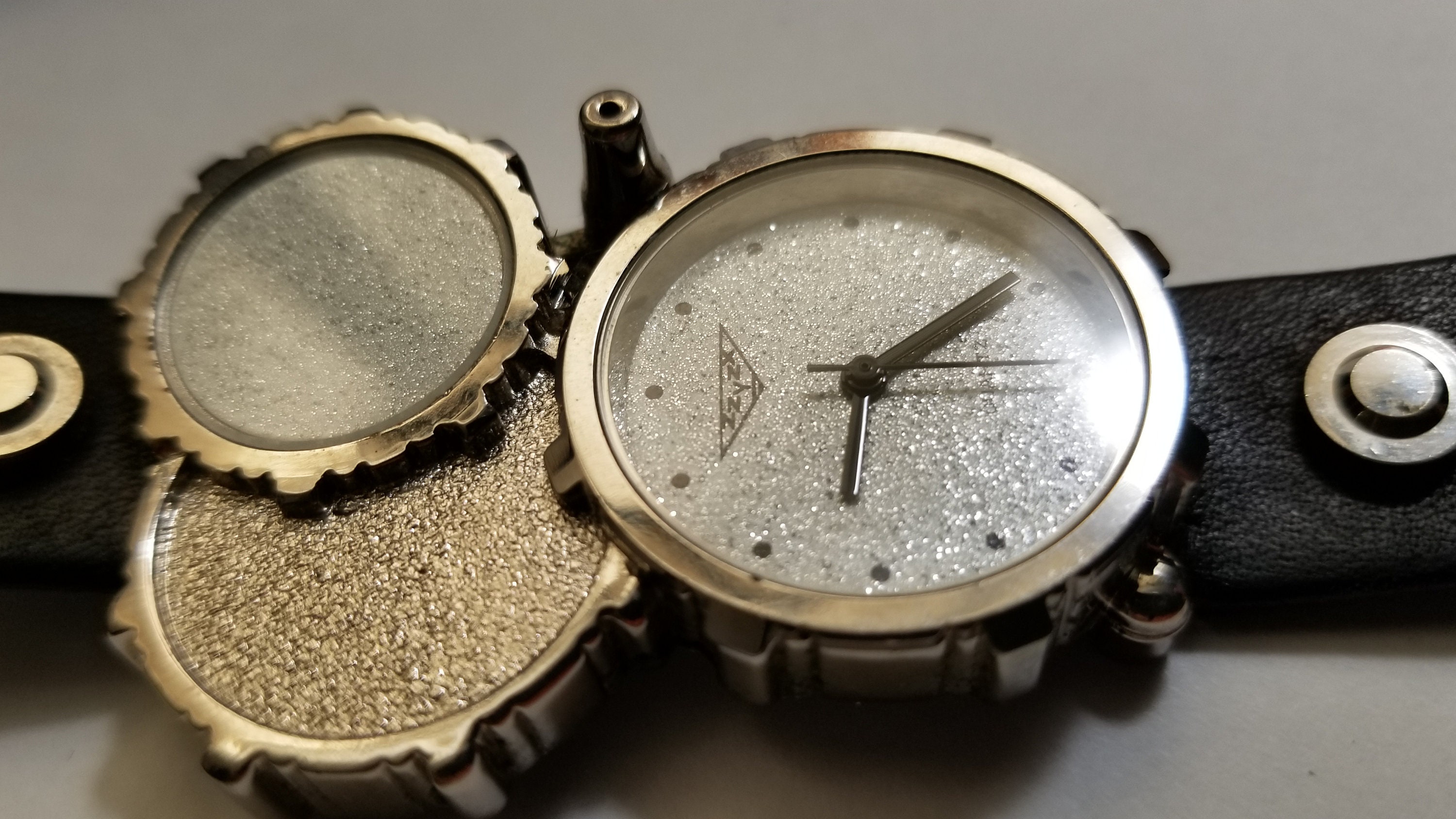 Rare Watch Vintage Silver Glitter Dazzle Modernistic With