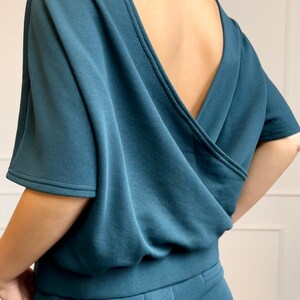 Tokyo short-sleeved emerald sweatshirt with open back zdjęcie 1