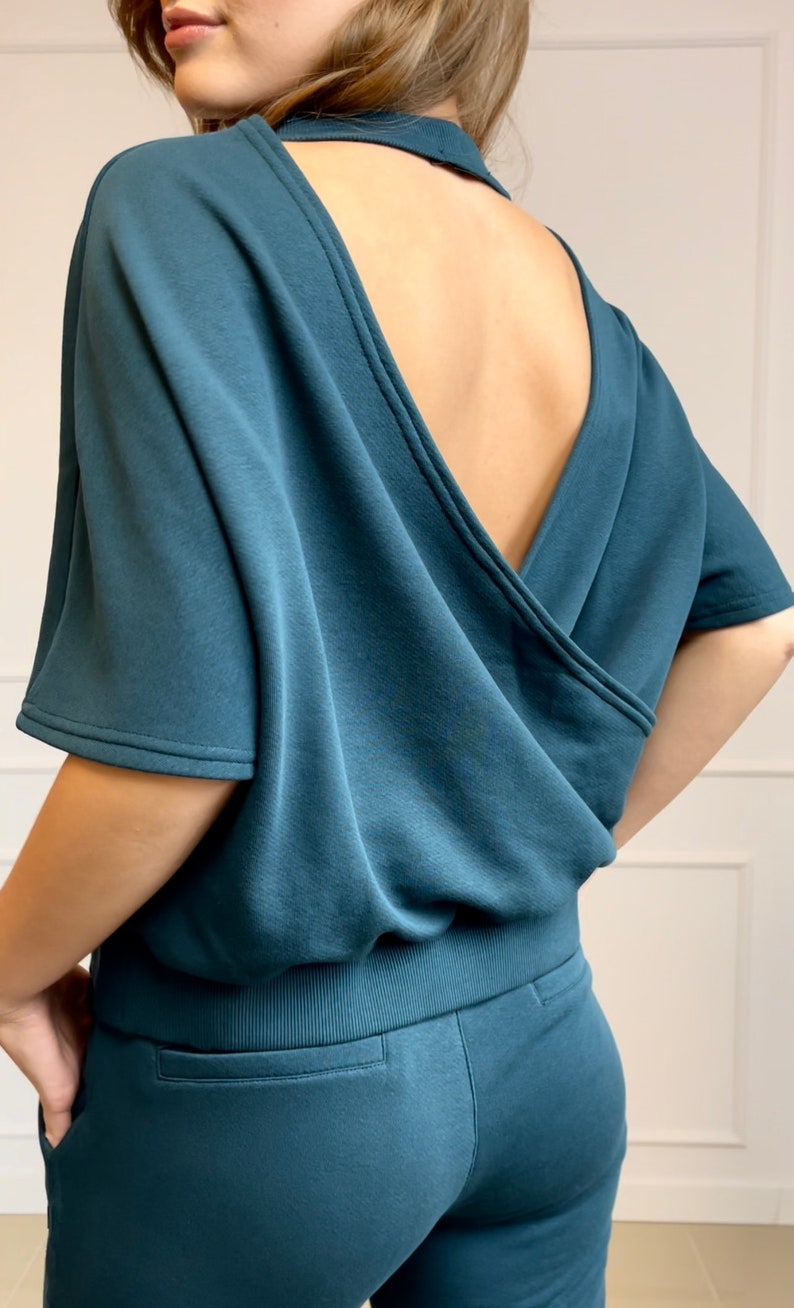 Tokyo short-sleeved emerald sweatshirt with open back zdjęcie 1