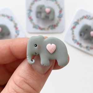 Elephant Brooch - Cute Elephant Pin -Mothers Day Gift- Gift for friend , girlfriend, bestfriend - Animal lover Gift