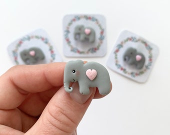 Elephant Brooch - Cute Elephant Pin -Mothers Day Gift- Gift for friend , girlfriend, bestfriend - Animal lover Gift