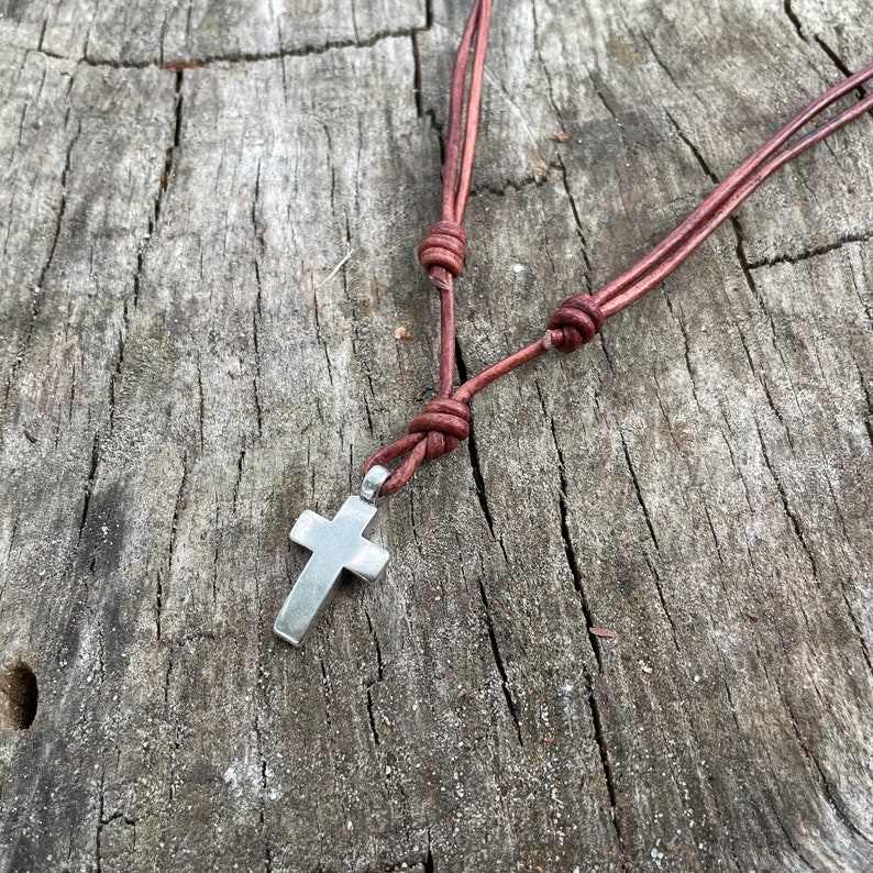 KREUZ, Lederband-Kette mit versilbertem Kreuz, Partnerschmuck, unisex, Geschenkidee, Lederband in schwarz oder braun Bild 10