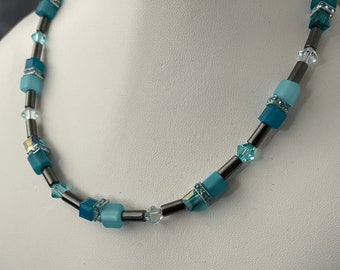 high-quality CUBE NECKLACE with Swarovski, Polaris, Hematite tubes, rhinestones, glass cubes, Polaris cubes, necklace aqua-turquoise-emerald-silver