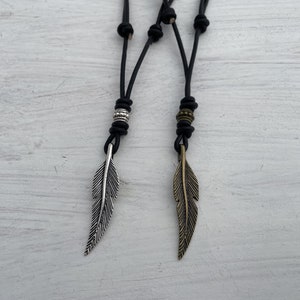 INDIAN SPIRIT, leather necklace with feather and ethnic pearl in antique bronze or silver, partner jewelry, Indian jewelry, ethnic amulet, unisex image 3