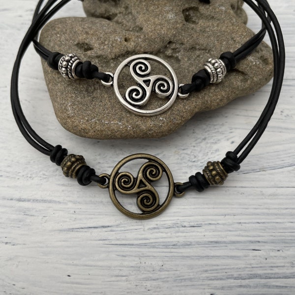 TRISKEL, Celtic jewelry, Celtic protection symbol, leather choker necklace, infinity, talisman, leather necklace, collar, partner jewelry