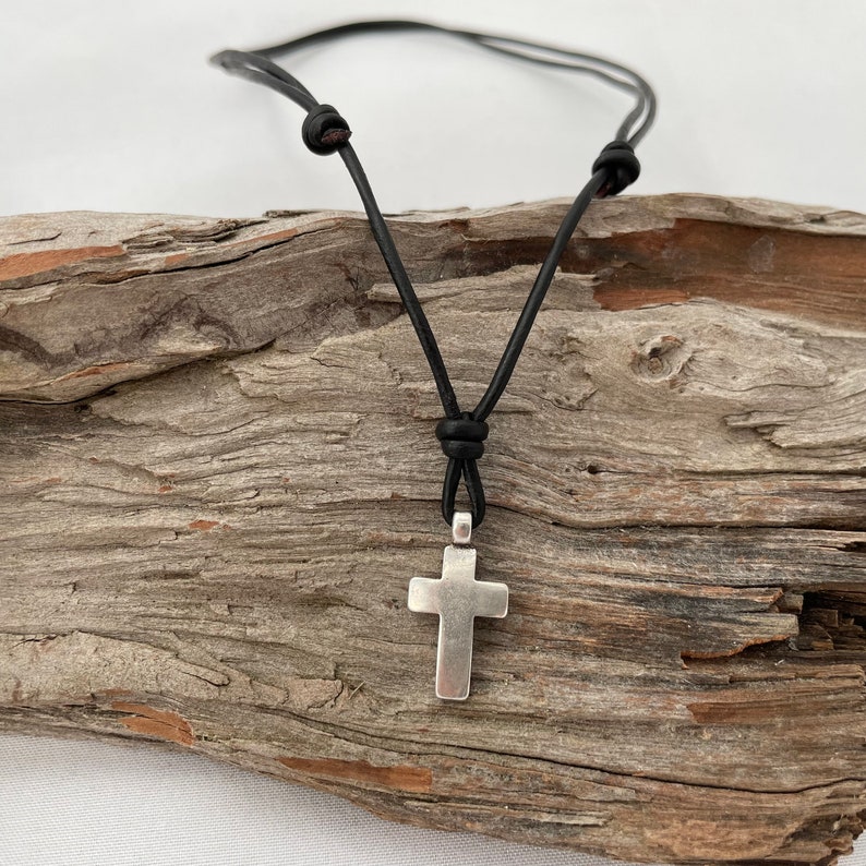 KREUZ, Lederband-Kette mit versilbertem Kreuz, Partnerschmuck, unisex, Geschenkidee, Lederband in schwarz oder braun Bild 5