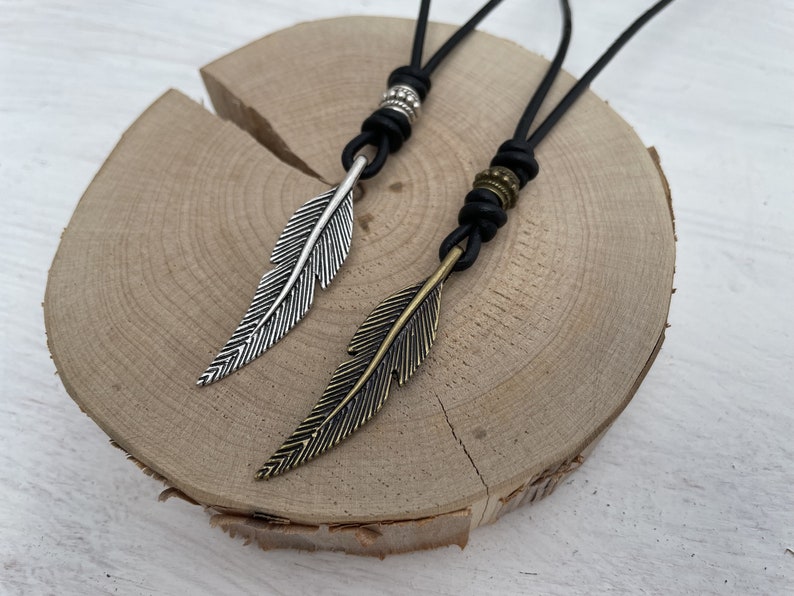 INDIAN SPIRIT, leather necklace with feather and ethnic pearl in antique bronze or silver, partner jewelry, Indian jewelry, ethnic amulet, unisex image 1