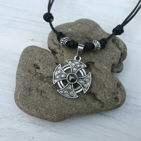 KELTISCHES KREUZ, Lederband-Kette, Choker, Talisman, Amulett, Kelten, Wikinger, unisex, flexible Länge