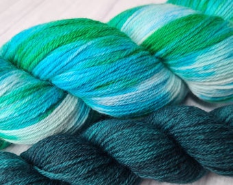 Pandoras StrickTick, Creaduo "Loreley" , 100g Strang und 1 Ministrang 25g, Merino Hightwist, handgefärbt