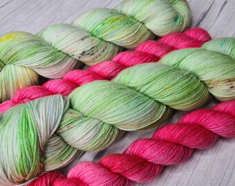 Pandoras StrickTick, Creaduo "Florine" , 100g Strang und 1 Ministrang 25g, Merino Hightwist, handgefärbt