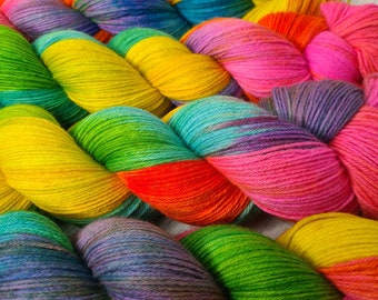 Pandoras StrickTick , "Regenbogen neon" Merino Hightwist, handgefärbt