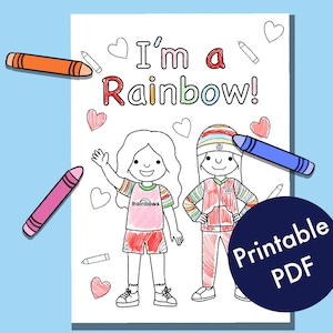 以下が含まれることがあります： I'm a Rainbow!というテキストと、Tシャツとショートパンツ姿、トラックスーツとビーニー帽姿の2人のイラストが描かれた印刷可能な塗り絵ページ。周囲にはハートの輪郭と、散らばったクレヨンのイラストが配置されています。
