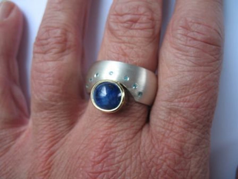 Silberring mit Safir in Goldfassung und Paraiba-Turmalinen Mehr Meer Bild 3