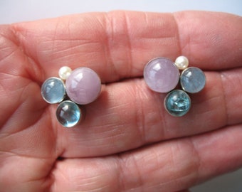 Paar Ohrstecker mit Kunzit, Aquamarin, Apatit und Perle aus Sterlingsilber "Seifenblasen"