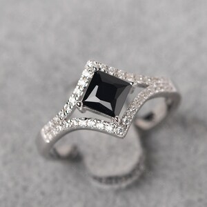 Princess Cut Drachen Setting schwarz Spinell Verlobungsring Silber Split Band pflastern Setting Ring