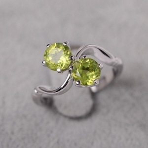 Peridot ring August birthstone sterling silver wedding ring round cut two stone ring for women
