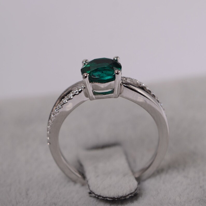 Top Quality Natural Emerald Cz Ring in 925 Sterling Silver Ring May Birthstone Ring Stylish Wedding Engagement Gemstone Ring Hand Made Ring