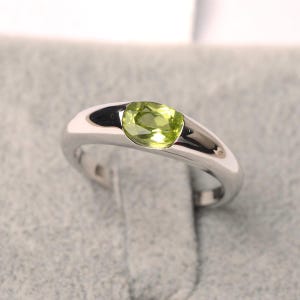 Peridot Ring Sterling Silber Ehering für Frauen oval geschnitten August Geburtsstein Ring