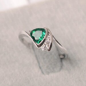 Trillion cut emerld ring stelring silver engagement ring May birthstone ring